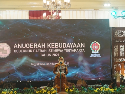 Laporan Penyelenggara  di Acara Anugerah Kebudayaan Gubernur DIY 2021 Oleh Kepala Dinas Kebudayaan Ibu Dian Laksmi Pratiwi 